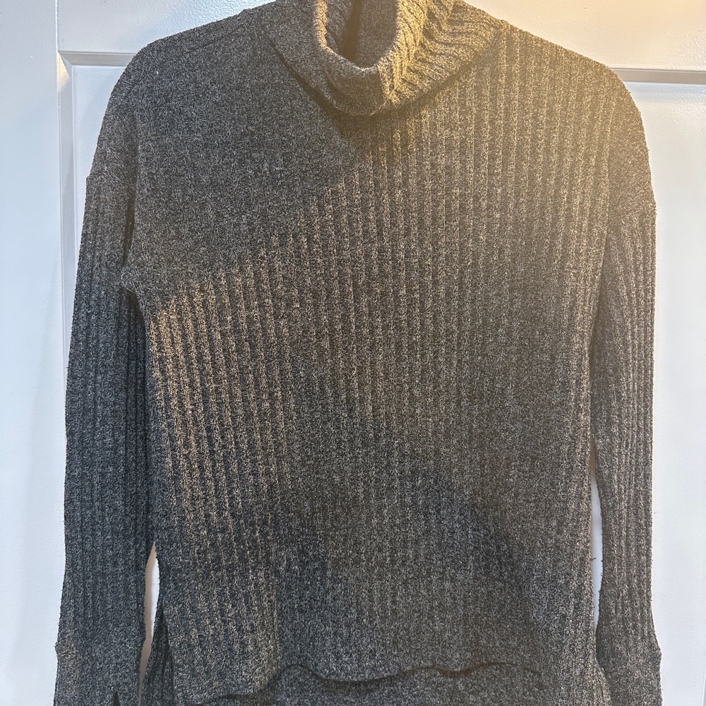 Athleta Women’s Gray Turtleneck Sweater